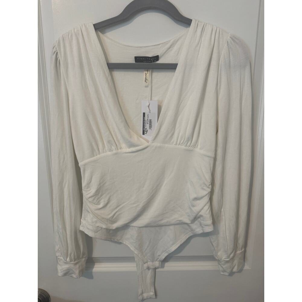 NWT FINAL TOUCH long sleeve white bodysuit-M